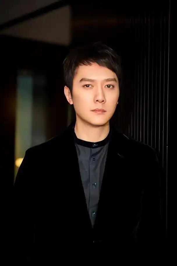 景甜冯绍峰微博玩藏头诗,"灼灼君前"和"繁华卿有"隐藏暗示?