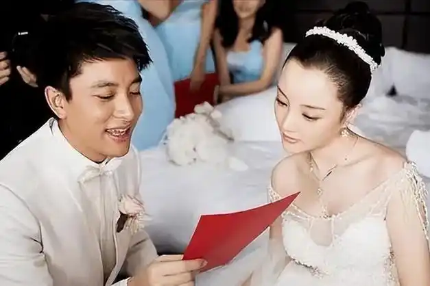 贾乃亮疑似恋情曝光女方身材高挑神似前妻与李小璐复婚无望