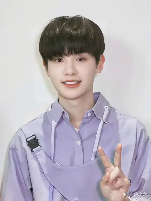 黄明昊有哪些出圈神图