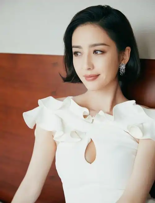 大家好!今天我要给大家分享一个有关女演员佟丽娅的话题.