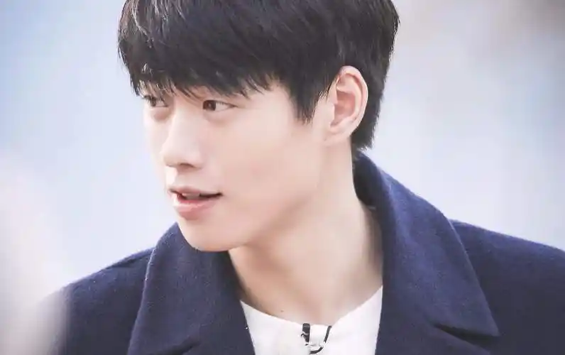 魏大勋成功升咖?业内人士曝很多资源抢他,片酬增长50%没问题