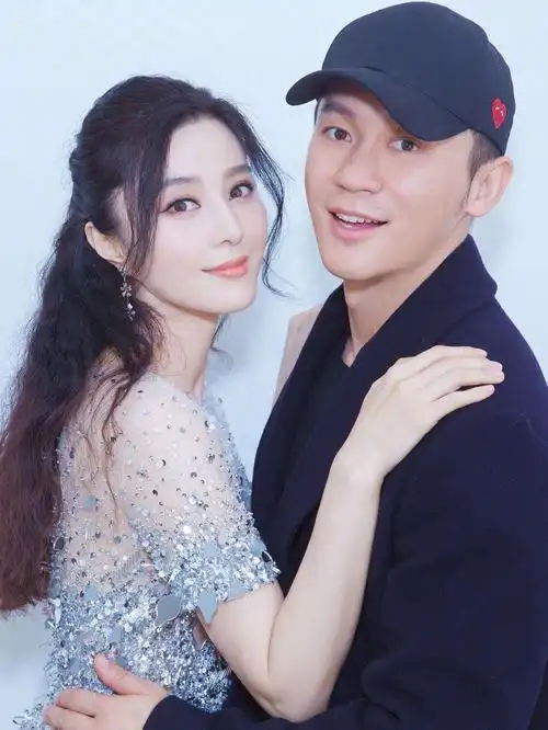 范冰冰和林心如挑战同款减龄范刘海年长6岁的林心如更有少女感