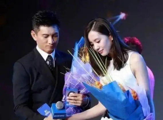 更好奇沉寂了三年的刘诗诗对这部新剧如此重视,吴奇隆身为丈夫却无动