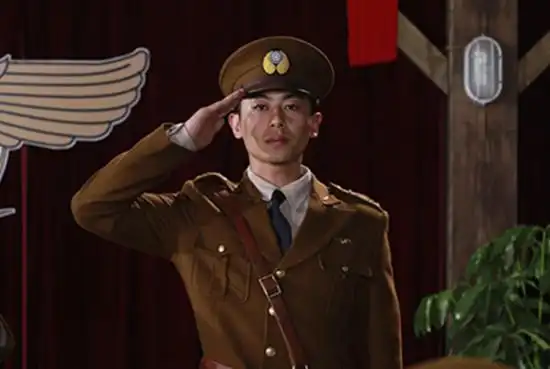 朱亚文帅气军装照