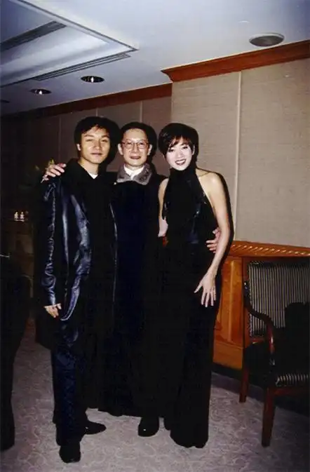 出席刘培基服装设计网站成立