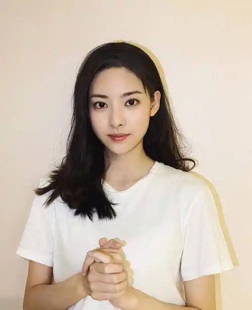 原创王雨馨脱离生命危险助理再发文控诉黄景瑜爆料男方劈腿张艺上