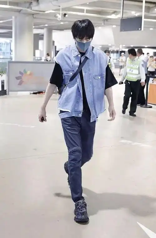 刘宇宁-balenciaga track