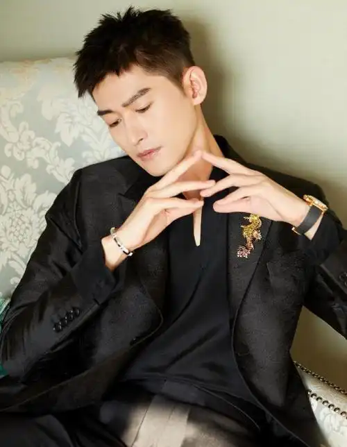 张翰绅士打扮太绝!轻松秀出霸总气概,真不愧是郑爽"最帅前任"|短发|西