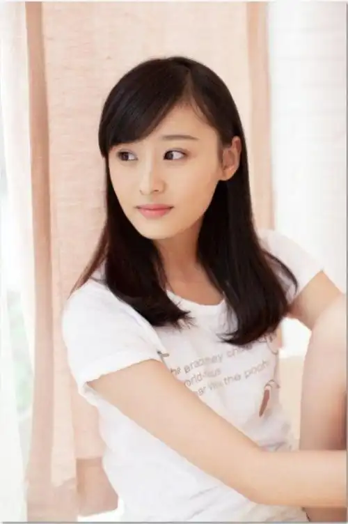 女演员关雪盈:清纯靓丽,楚楚动人!__财经头条