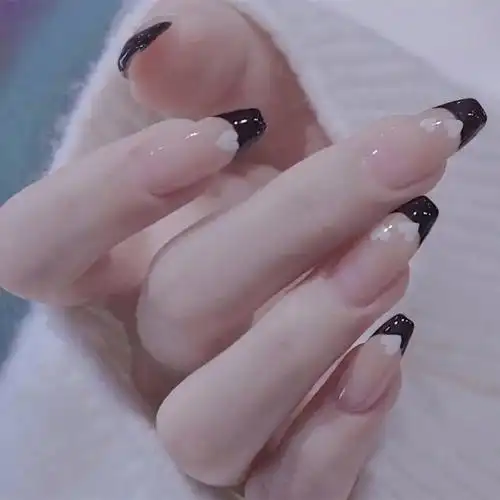 适合夏天的美甲,适合夏天做的美甲(谁做谁好看的冰透美甲来了)