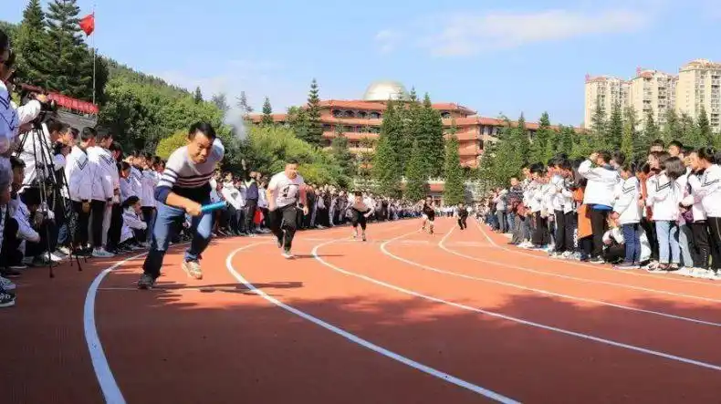 黔南:都匀一中,都匀二中,荔波民族中学实力都很不错.