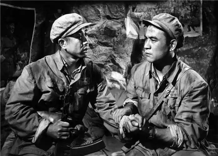 "四史"教育电影课丨"上甘岭"战场的催泪弹,打入观众心里半个多世纪