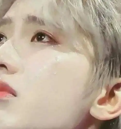 蔡徐坤为何会成为全网黑?看他哭的"梨花带雨",黑粉也心软了!