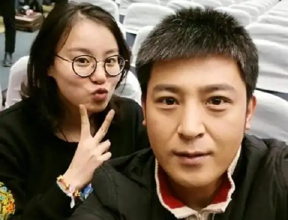 "隐藏"了多年,小品演员孙涛的妻子原来是她,难怪不愿意公开|李莉|总政