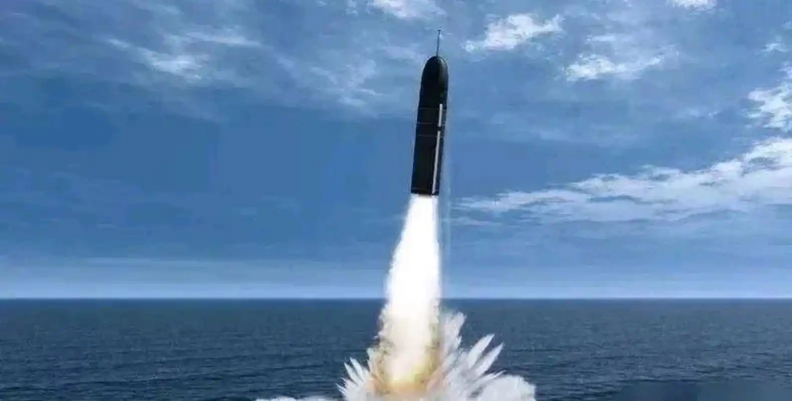 中国发射了巨浪-4洲际潜射导弹,引起了全球的瞩目和震惊!