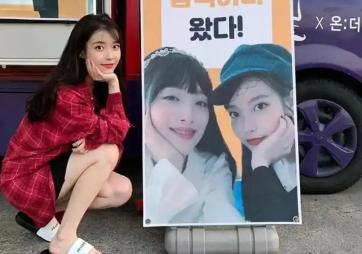 雪莉去世后,iu首次谈及挚友,强忍泪水令人心疼