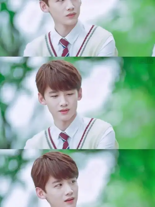 白敬亭看上去比较腼腆内向很多人对他的第一印象会停留在奶油小生甚至