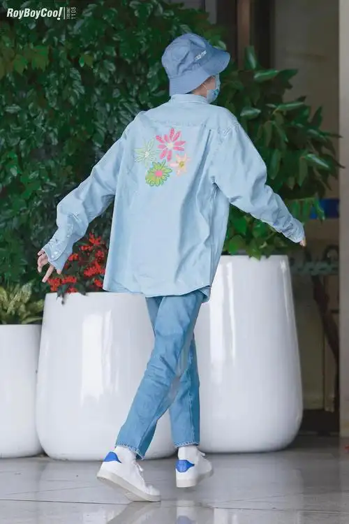 合理怀疑王源的白袜子是批发来的