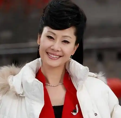 于文华:刚生下女儿就被前夫抛弃,二婚嫁未婚小伙,被宠成公主_李凡