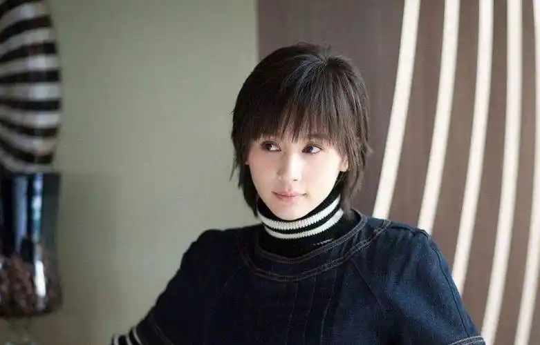 原创王子文身材娇小可人却是极具灵气的一名女演员