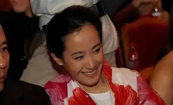 剧雪被名导丈夫捧红丈夫病逝后选择隐退56岁至今未婚无子