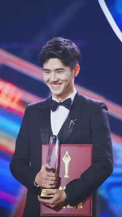 今天是意气风发的青年演员刘昊然