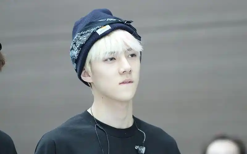 吴世勋可爱颂,高清壁纸图片,日韩明星-回车桌面