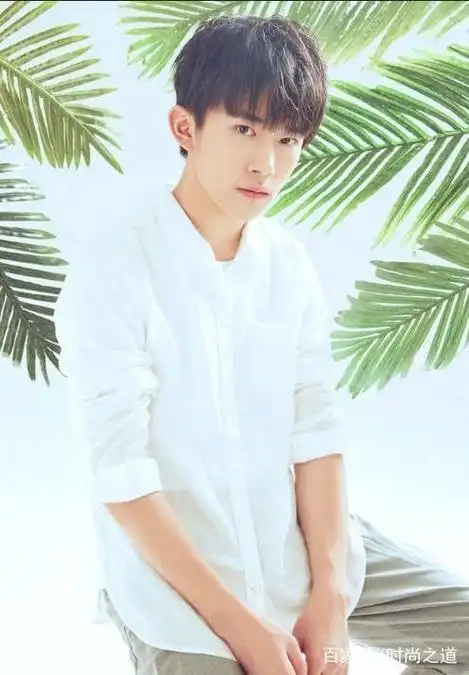 女友视角下的易烊千玺青涩又性感,你被眼神杀和白衬衫撩到了吗?