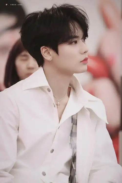 林彦俊格莱魅发光面膜代言人