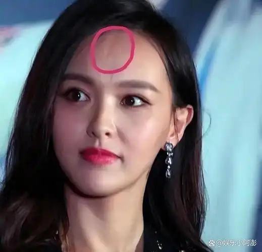 唐嫣,实话说,除了脑门很大以外,在其他方面都非常出色.