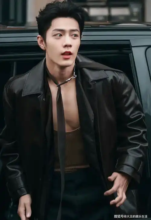 肖战第二套看秀造型太大胆,粉丝直呼:看了"流鼻血"_高定_米兰_品牌