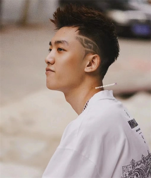 男生铲青雕刻 潮男酷炫发型_时尚男发 - 美发站