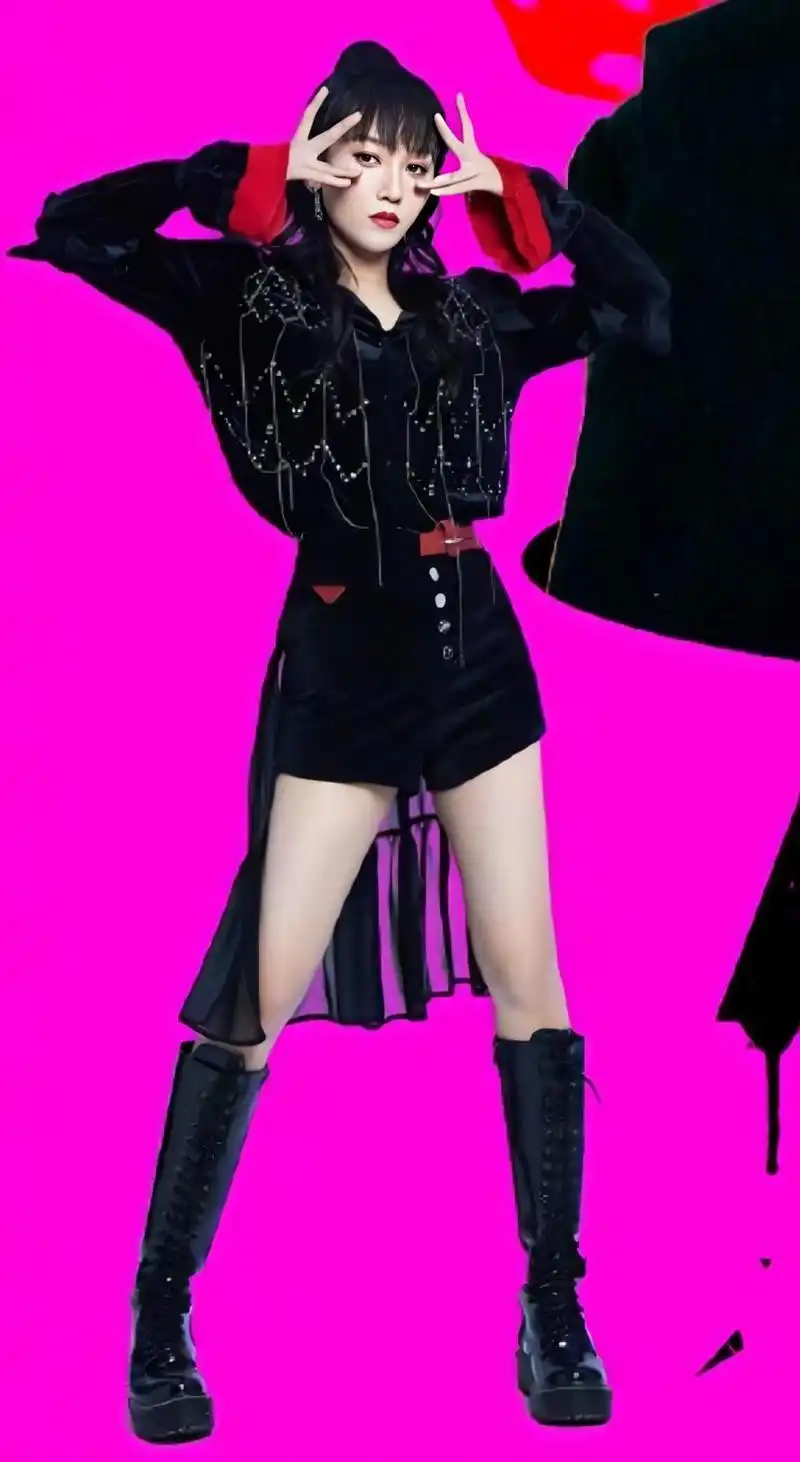 蝴蝶堂刘雨昕拍内衣广告露身材肌肉线条流畅马甲线太优秀了潘琪拉