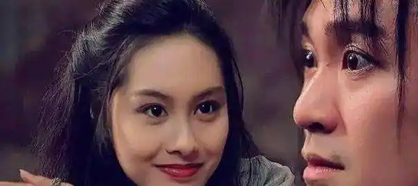 朱茵如今年近五十,跟爱人生活甜蜜,但提到周星驰还是会闪躲