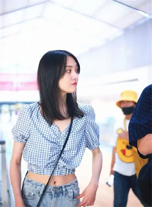 郑爽终于不再低调,"马甲线"身材好到爆,张恒好幸福!