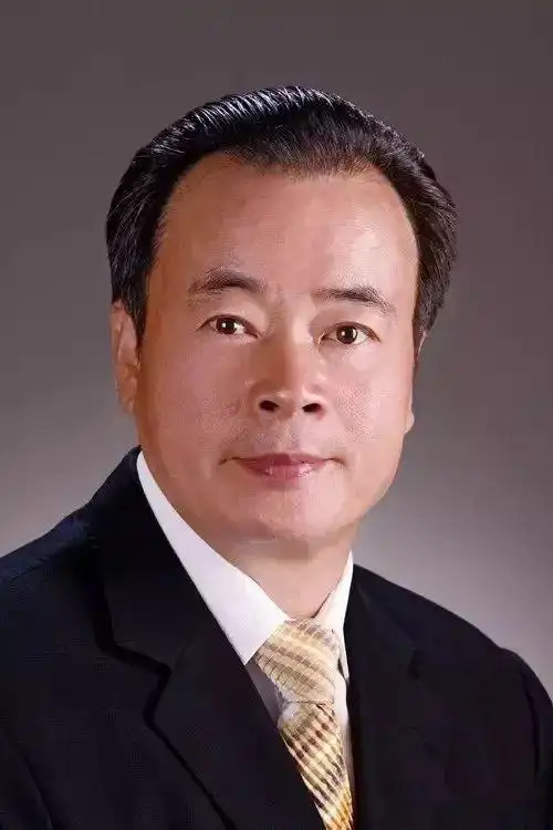 许家印都住他的房子,潮商巨富周泽荣