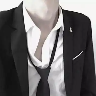 男生穿西装半身头像成熟的男人商务头像专用的