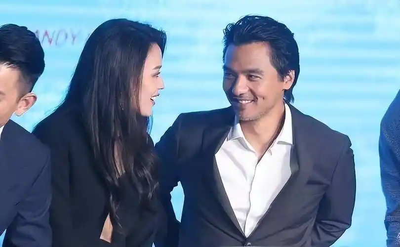 原创舒淇罕见夫妇合体她穿连体裤好优雅冯德伦一脸痴汉笑