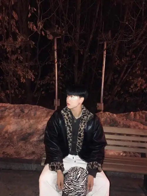 纯路人_冬季穿搭_男生冬季穿搭_时尚_时尚其他