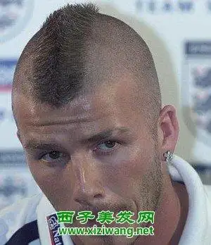 秃顶留什么发型好看 来看好看秃顶发型