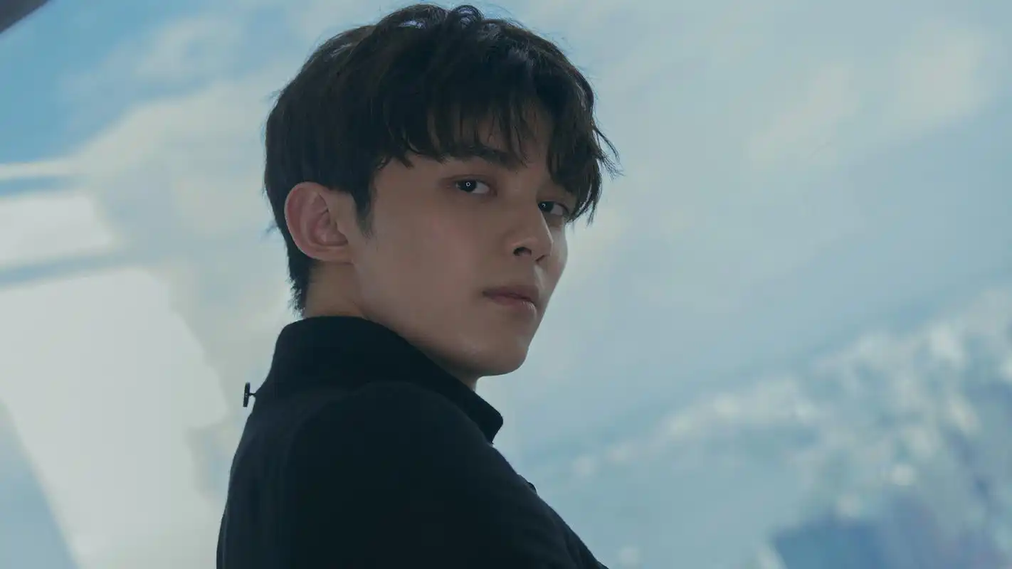 吴磊帅气西装写真图片桌面壁纸