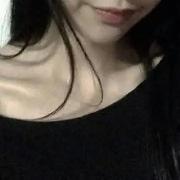 qq头像女生侧脸露锁骨上半身性感女生锁骨侧面头像