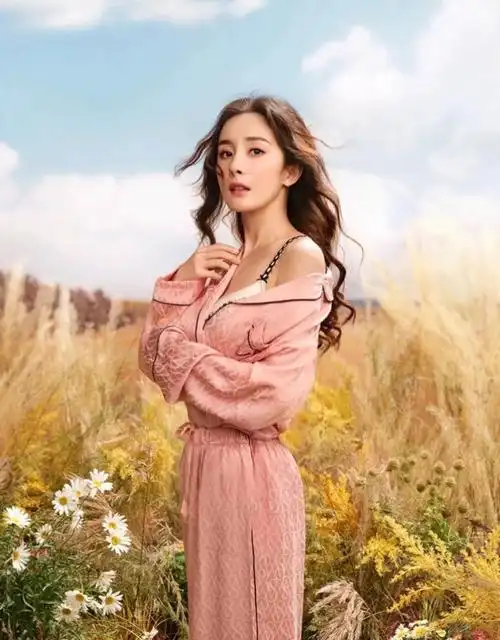 杨幂同款质感睡衣