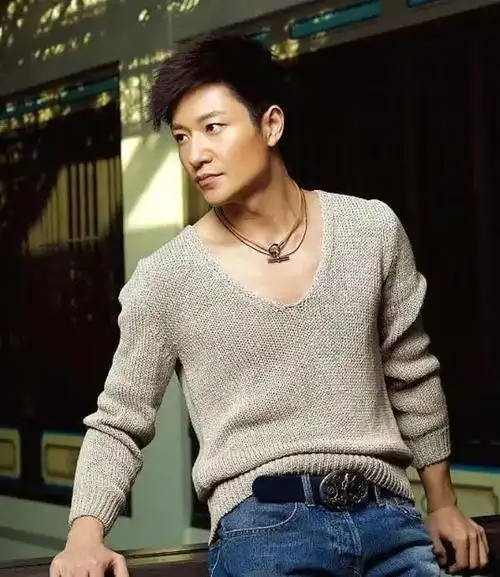 娱乐圈中,李宗翰可是公认的好性格男星,不仅人长得帅气迷人,每次采访