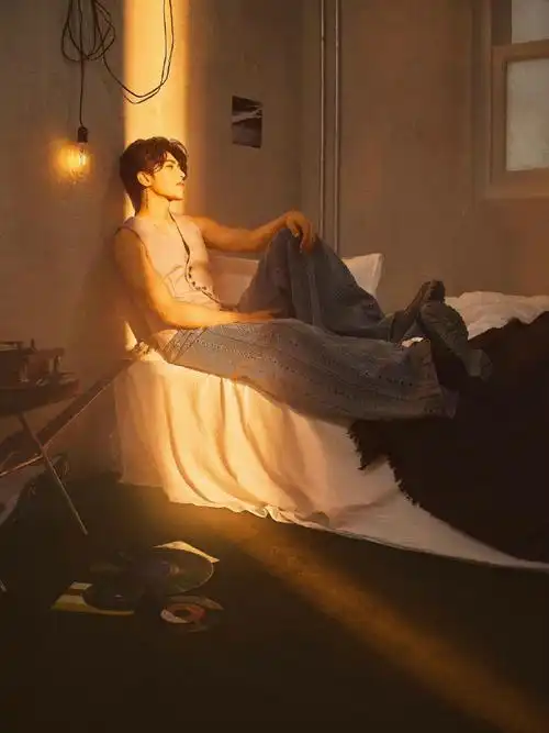 蔡徐坤室内光影写真##蔡徐坤新歌spotlight