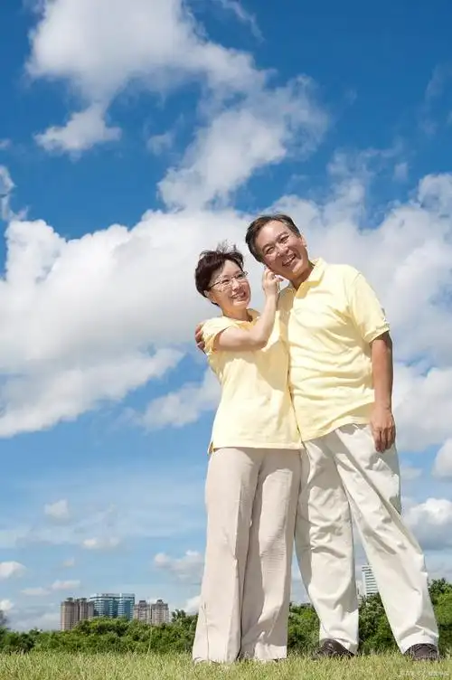 结婚三十周年叫什么婚,送什么礼物?