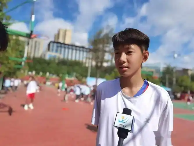 7月13日,砚山县第三届中小学生运动会在县民族中学举行.本次