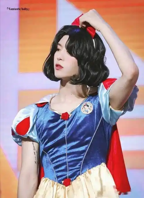 范丞丞▼黄明昊▼朱正廷▼肖战▼前方高能预警!怎么比女生还美?