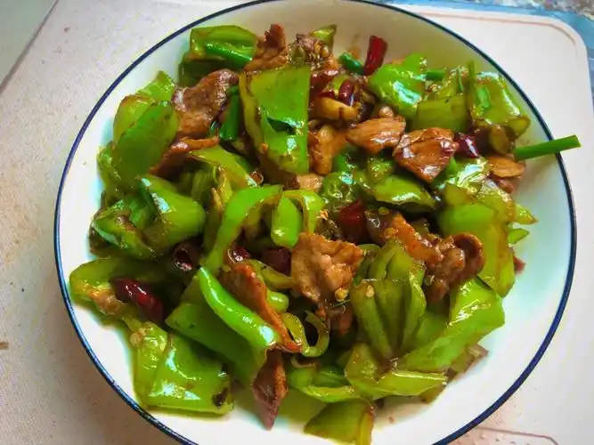 日常家常菜谱农家小炒肉