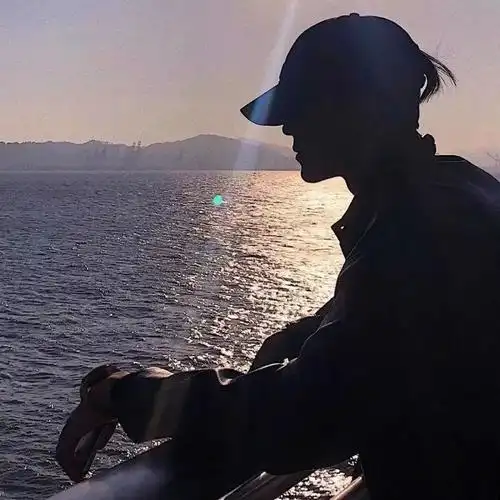 本人99年的想在学一些和计算机行业有关的但是不知道从哪里入手哪位